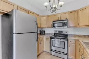 1236 Gardens Circle Dr, Saint Louis, MO 63125 - Photo 9