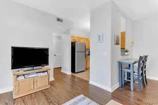 1236 Gardens Circle Dr, Saint Louis, MO 63125 - Photo 7