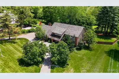 11 Denny Lane, Huntleigh, MO 63131 - Photo 3