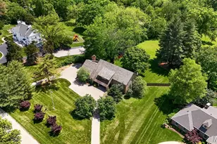 11 Denny Ln, Huntleigh, MO 63131 - Photo 1