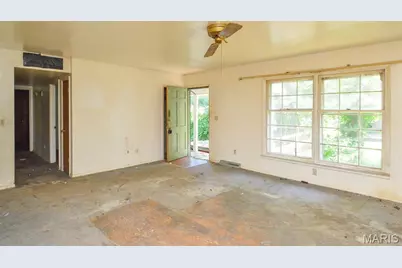 122 Coburg Drive, Saint Louis, MO 63137 - Photo 9