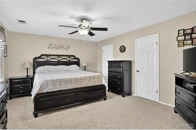 15489 Long Castle Forest Court, Chesterfield, MO 63017 - Photo 21