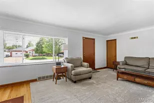 5939 Hilgard Pl, Saint Louis, MO 63109 - Photo 9