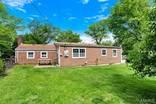 425 Bush Dr, Ballwin, MO 63021 - Photo 9