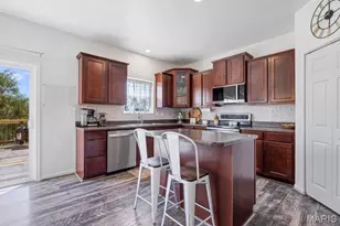 2023 Preston Woods Pkwy, Lake Saint Louis, MO 63367 - Photo 15
