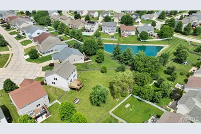2023 Preston Woods Parkway, Lake Saint Louis, MO 63367 - Photo 7