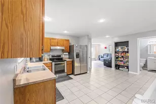 2411 Muegge Rd, Saint Charles, MO 63303 - Photo 9