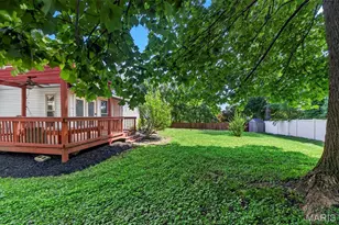 12226 Autumn Dale Ct, Maryland Heights, MO 63043 - Photo 3