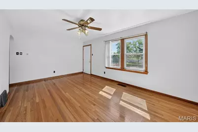 3909 Shackelford Road, Florissant, MO 63034 - Photo 11