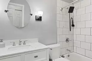 806 Hollyridge Dr, Ballwin, MO 63011 - Photo 23