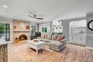 806 Hollyridge Dr, Ballwin, MO 63011 - Photo 13