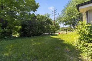 2314 Collett Dr, Saint Louis, MO 63136 - Photo 9