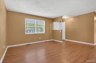 4 Glenview Dr, Saint Charles, MO 63304 - Photo 5