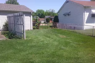 1972 Shoreham Dr, Florissant, MO 63033 - Photo 9