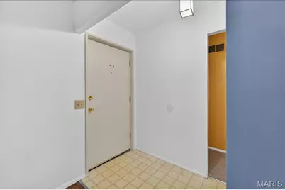 2940 Devonshire Drive, Florissant, MO 63033 - Photo 7