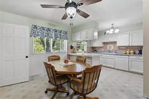 9540 Hale Dr, Affton, MO 63123 - Photo 7