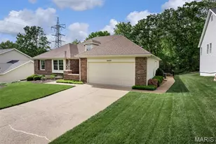 2359 Fairoyal Dr, Saint Louis, MO 63131 - Photo 9