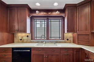 2359 Fairoyal Dr, Saint Louis, MO 63131 - Photo 17