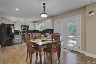 3108 Woodbridge Estates Dr, Saint Louis, MO 63129 - Photo 5