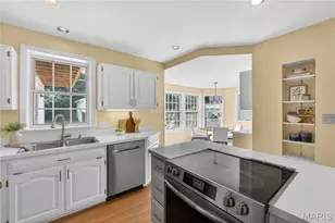 8514 Colonial Ln, Ladue, MO 63124 - Photo 11