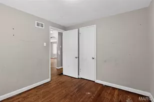1924 Alert Dr, Saint Louis, MO 63114 - Photo 25