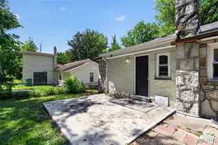 1924 Alert Dr, Saint Louis, MO 63114 - Photo 5