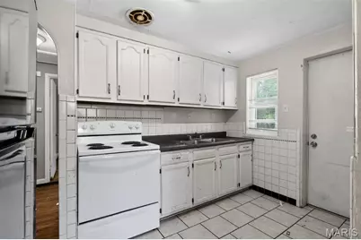 1924 Alert Drive, Saint Louis, MO 63114 - Photo 23