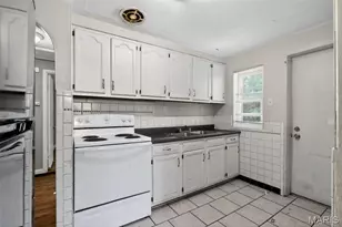 1924 Alert Dr, Saint Louis, MO 63114 - Photo 23