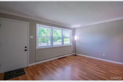 2087 Chambers Road, Saint Louis, MO 63136 - Photo 5