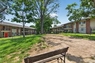9929 Bunker Hill Dr, Saint Louis, MO 63123 - Photo 25