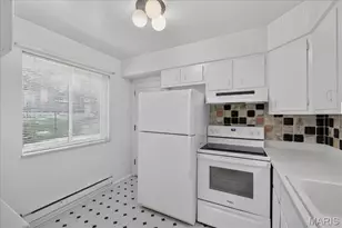 9929 Bunker Hill Dr, Saint Louis, MO 63123 - Photo 17