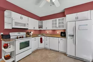 1262 Coral Bells Ct, Saint Louis, MO 63146 - Photo 9