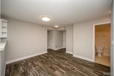 1112 Arbor Creek Drive #2D, Kirkwood, MO 63122 - Photo 7