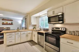 1121 King Carey Dr, Saint Louis, MO 63146 - Photo 9