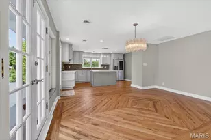 11447 Clayton Rd, Saint Louis, MO 63131 - Photo 9
