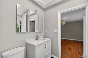 11447 Clayton Rd, Saint Louis, MO 63131 - Photo 17