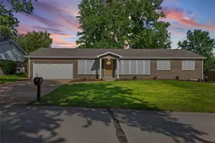 762 Ambois Dr, Creve Coeur, MO 63141 - Photo 1