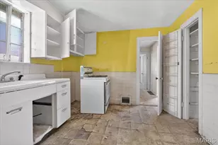 3023 Kemp Dr, Normandy, MO 63121 - Photo 11