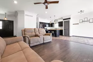 401 Middleton Dr, Wentzville, MO 63385 - Photo 5