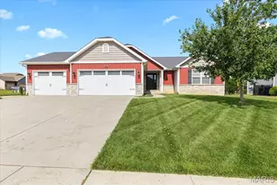 401 Middleton Dr, Wentzville, MO 63385 - Photo 1