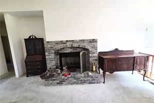 1968 Timberwood Crossing Dr, Florissant, MO 63031 - Photo 5