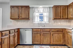 11775 Clarksdale Dr, Maryland Heights, MO 63043 - Photo 5