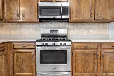 11775 Clarksdale Drive, Maryland Heights, MO 63043 - Photo 7