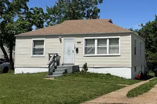 8235 Zoe Dr, Saint Louis, MO 63134 - Photo 1