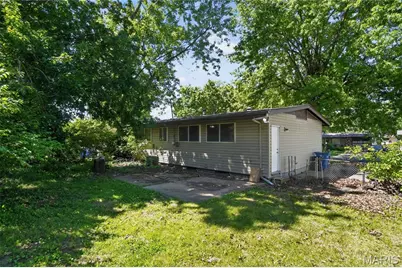 10236 Tanner Drive, Saint Louis, MO 63136 - Photo 1