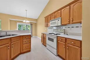 2917 Mac Arthur Dr, Saint Charles, MO 63301 - Photo 3