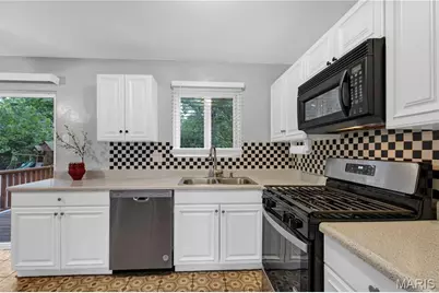 1357 Glenstone Drive, Maryland Heights, MO 63043 - Photo 11