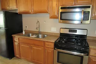 1090 Lindsay Ln, Florissant, MO 63031 - Photo 3