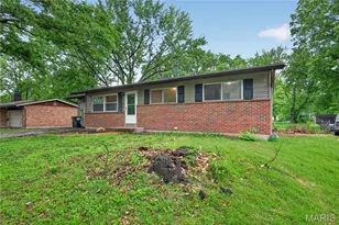 1065 Briarbrae Dr, Saint Louis, MO 63138 - Photo 5