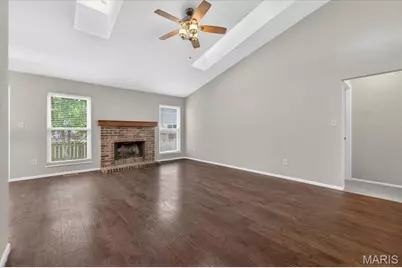 409 Hunters Crossing Court, Wildwood, MO 63040 - Photo 5